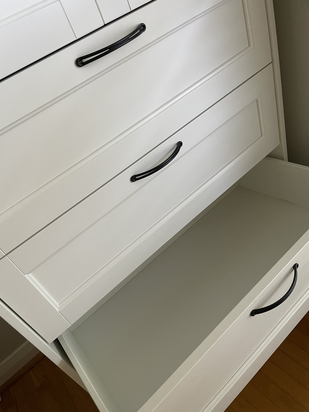 Moving Sale/ IKEA SONGESAND 6-drawer chest, white image indicator(6)