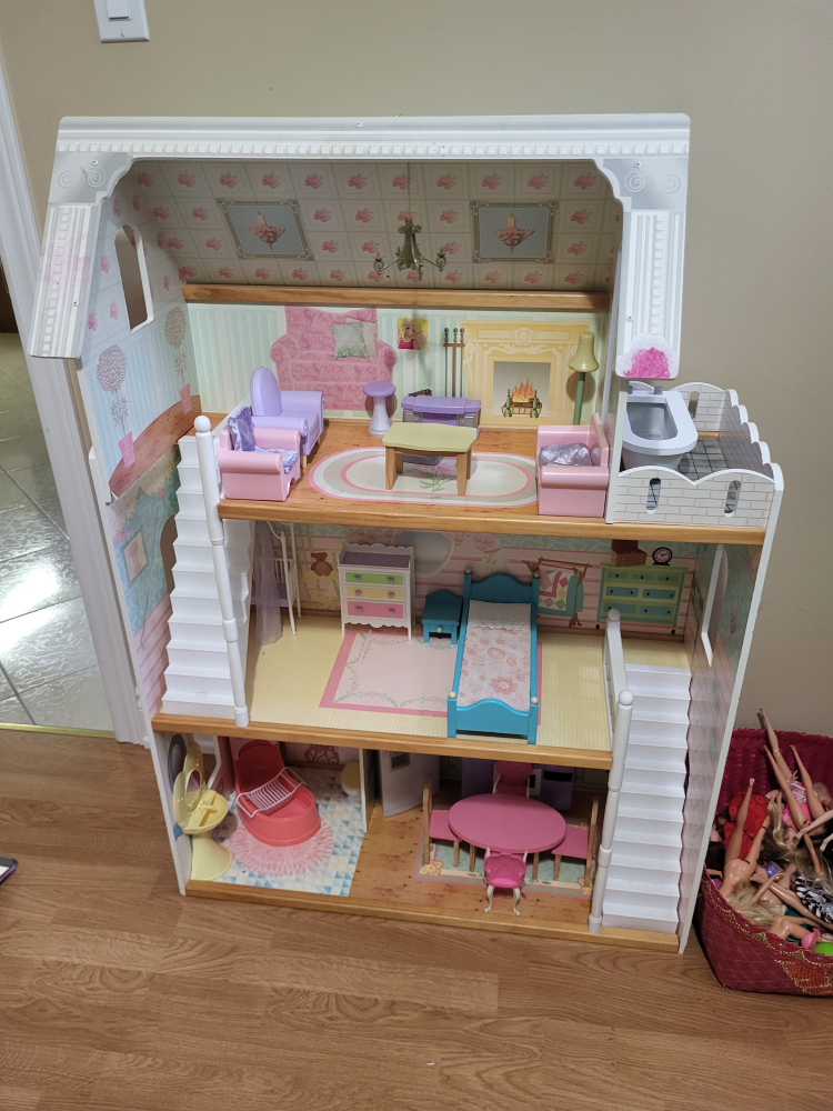 barbie house & pool thumbnail