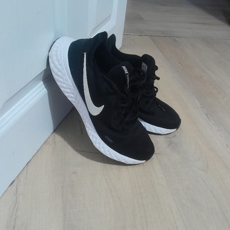 Nike Revolution - photo 2