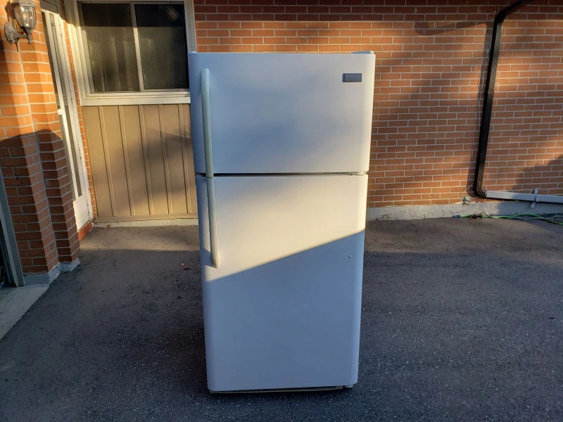 Fridge for sale thumbnail