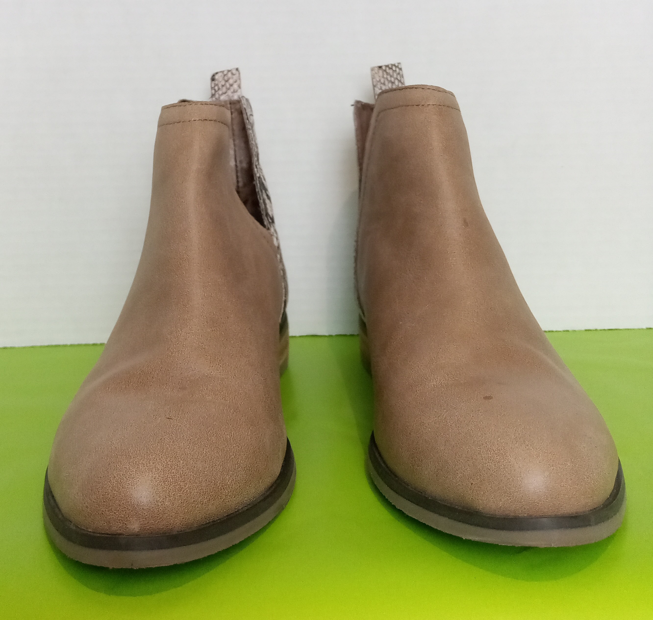 KATE & MEL ankle booties. Size 7 image indicator(3)