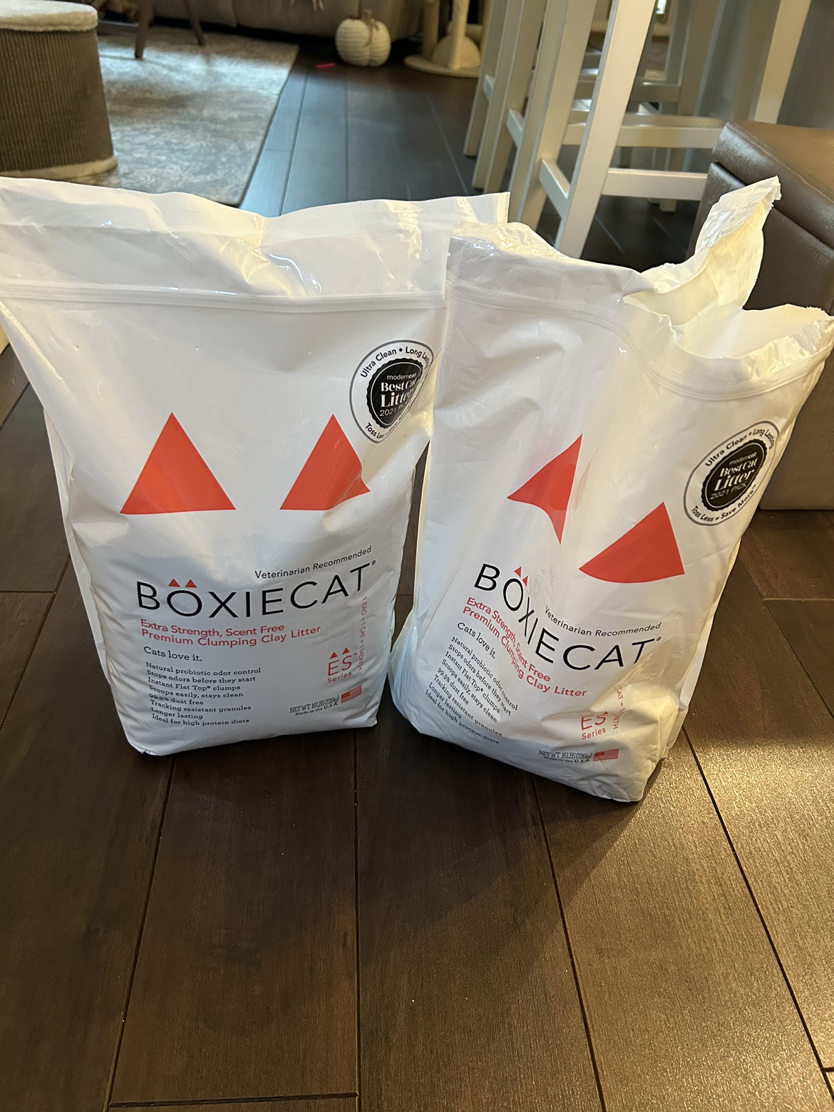 Kitty litter- clumping. eliminates odors 16+5 lbs thumbnail