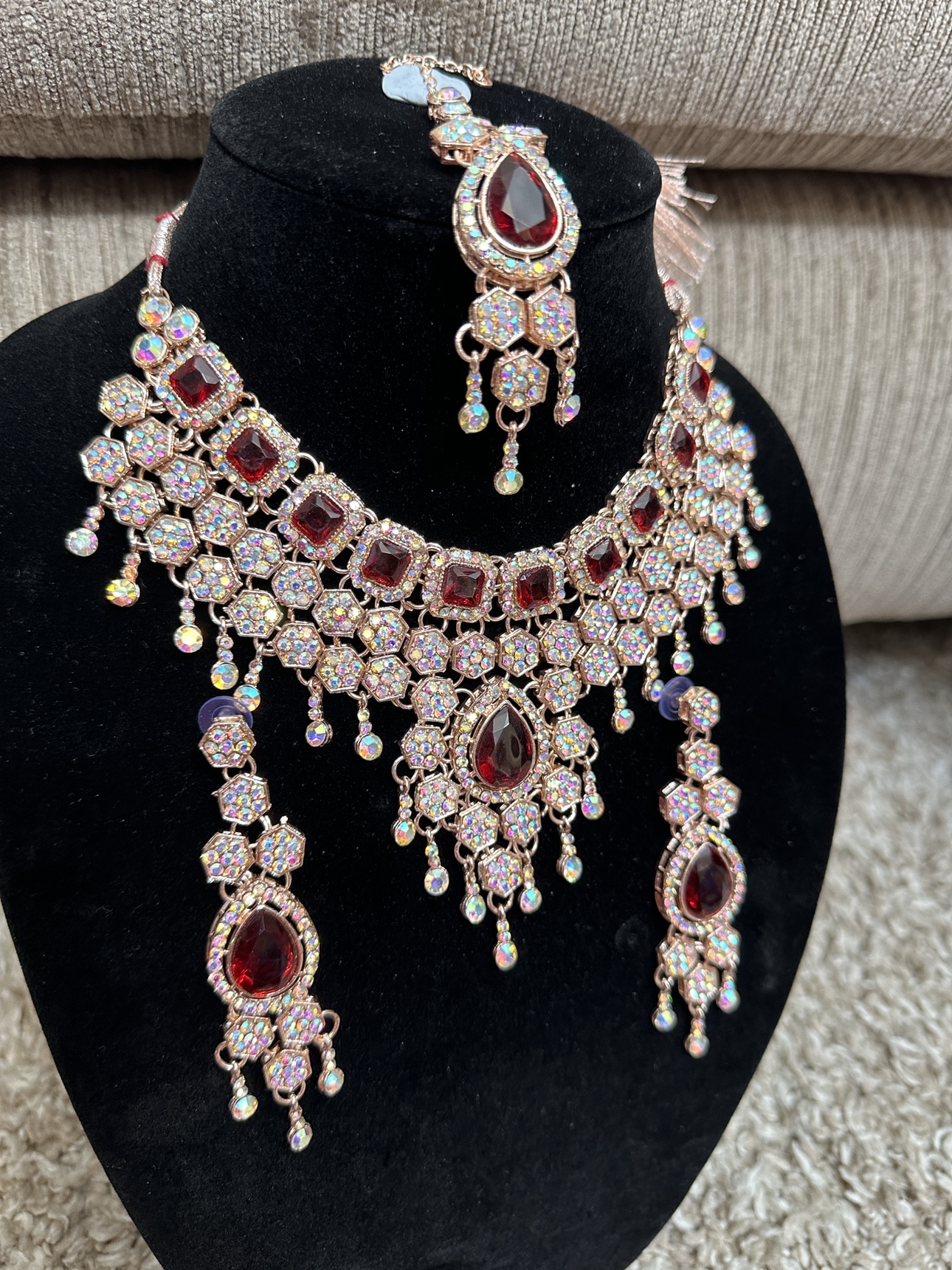 Semi bridal jewellery set for your special day.