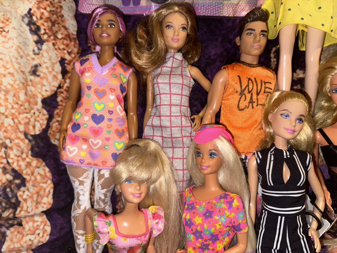 Massive Barbie Dolls Selling as Bundle - photo 4
