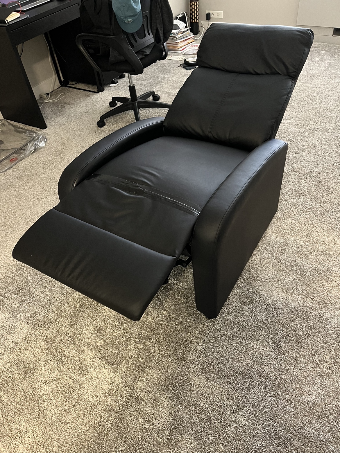 Black recliner - photo 3