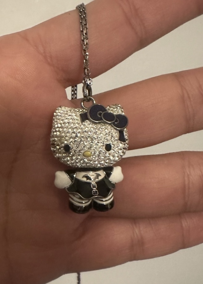 Hello Kitty chain with Swarovski crystals