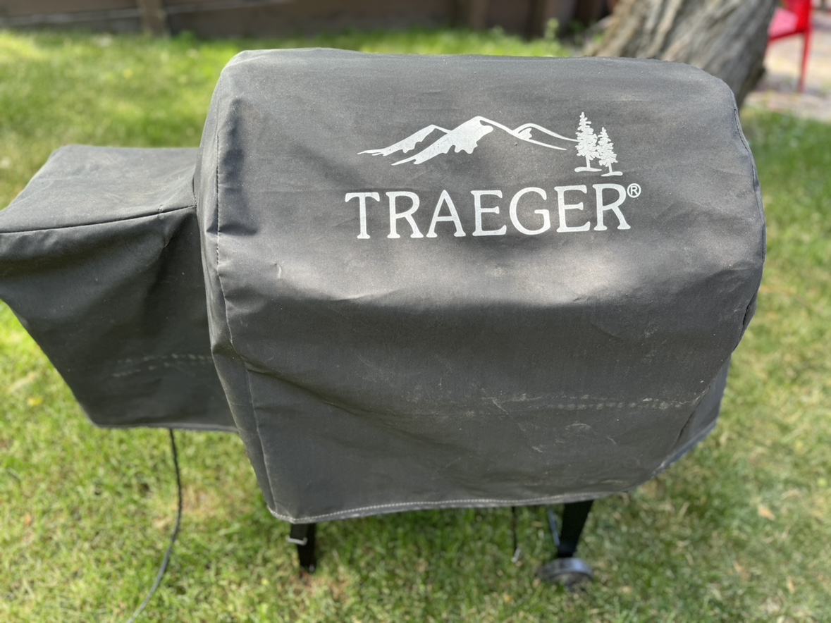Traeger Tailgater Grill Smoker w/ cover and insulated  blanket - photo 4