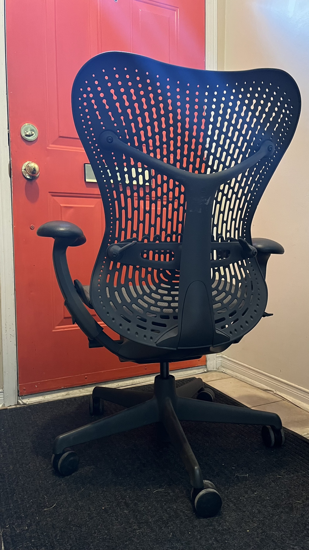 Herman Miller Mirra office chair - photo 2