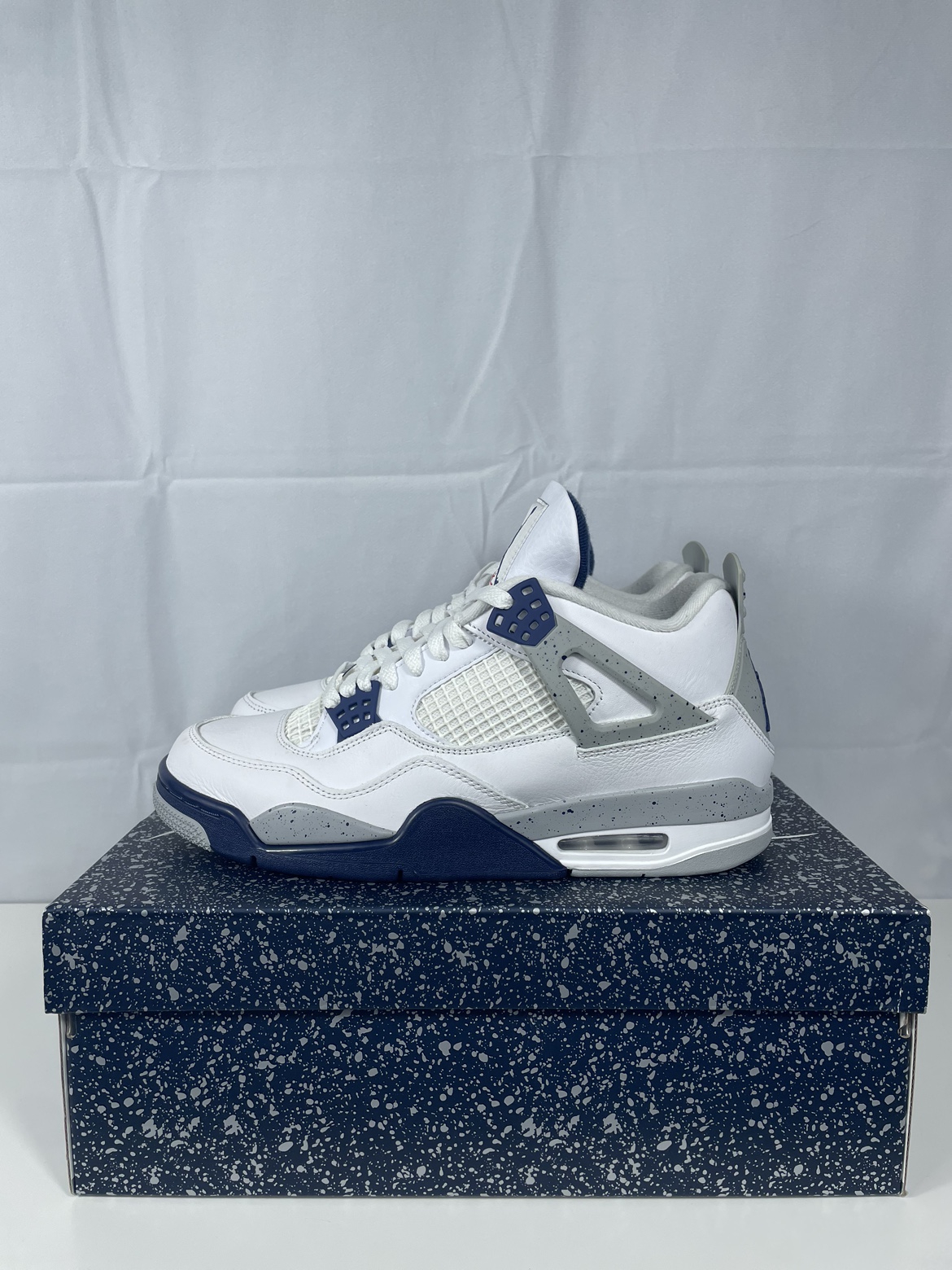 Jordan 4 Midnight Navy