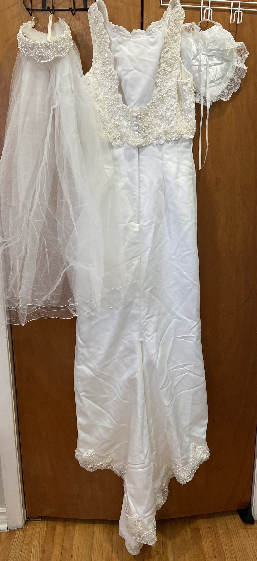 Branded Wedding Dress - MoriLee - size10 image indicator(3)