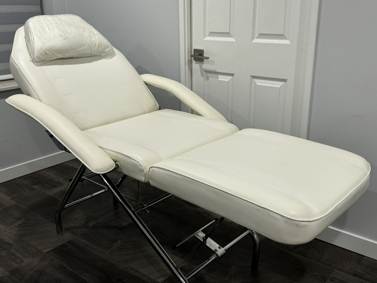 Spa bed, Steamer, rolling stool and towel warmer - photo 2