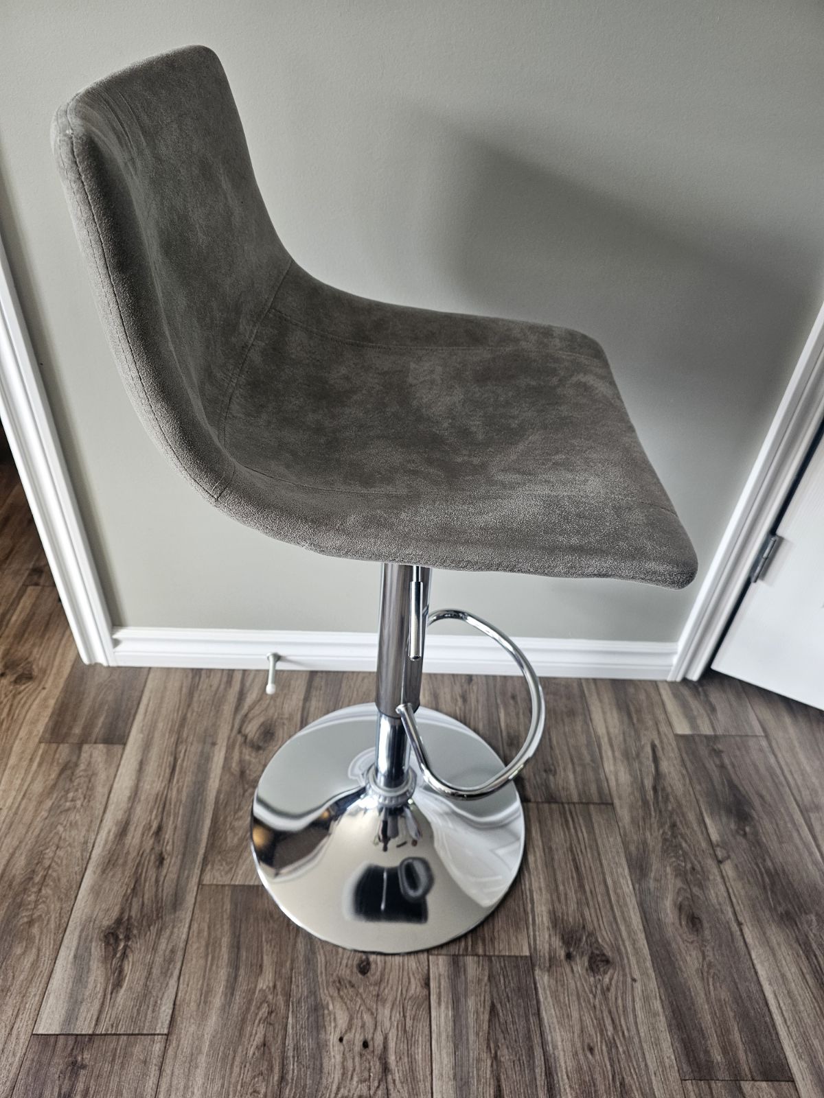 Bar stools set of 3 $150 - photo 2