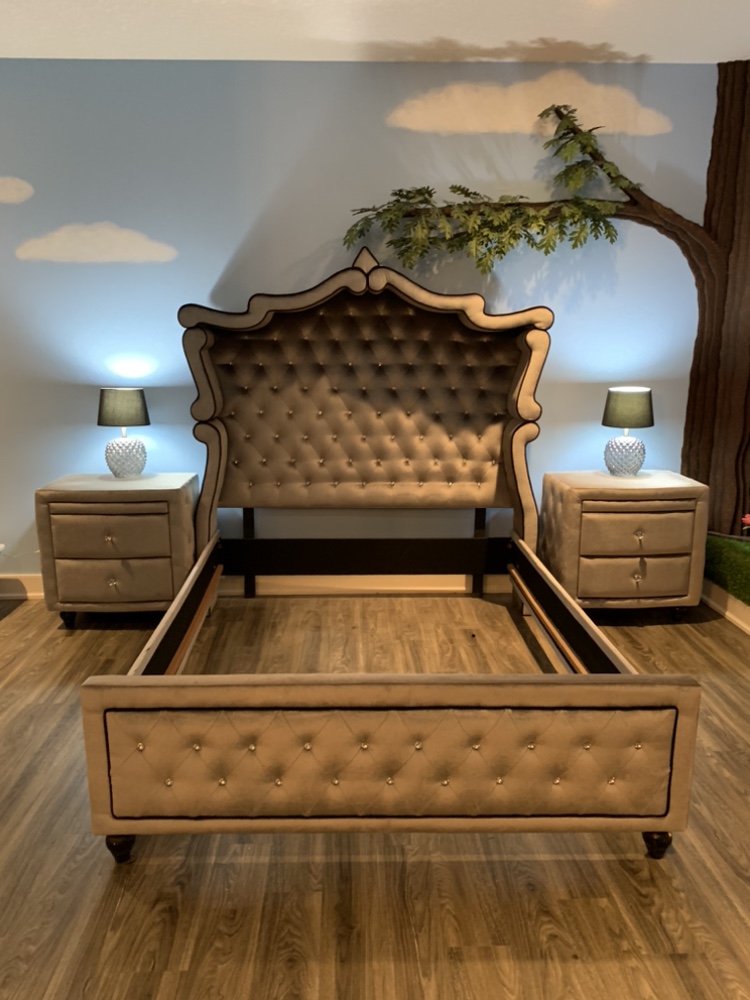 Queen size upholstered bed frame - photo 3