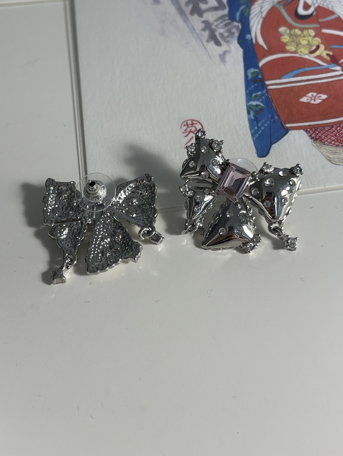 Super shiny earrings image indicator(3)