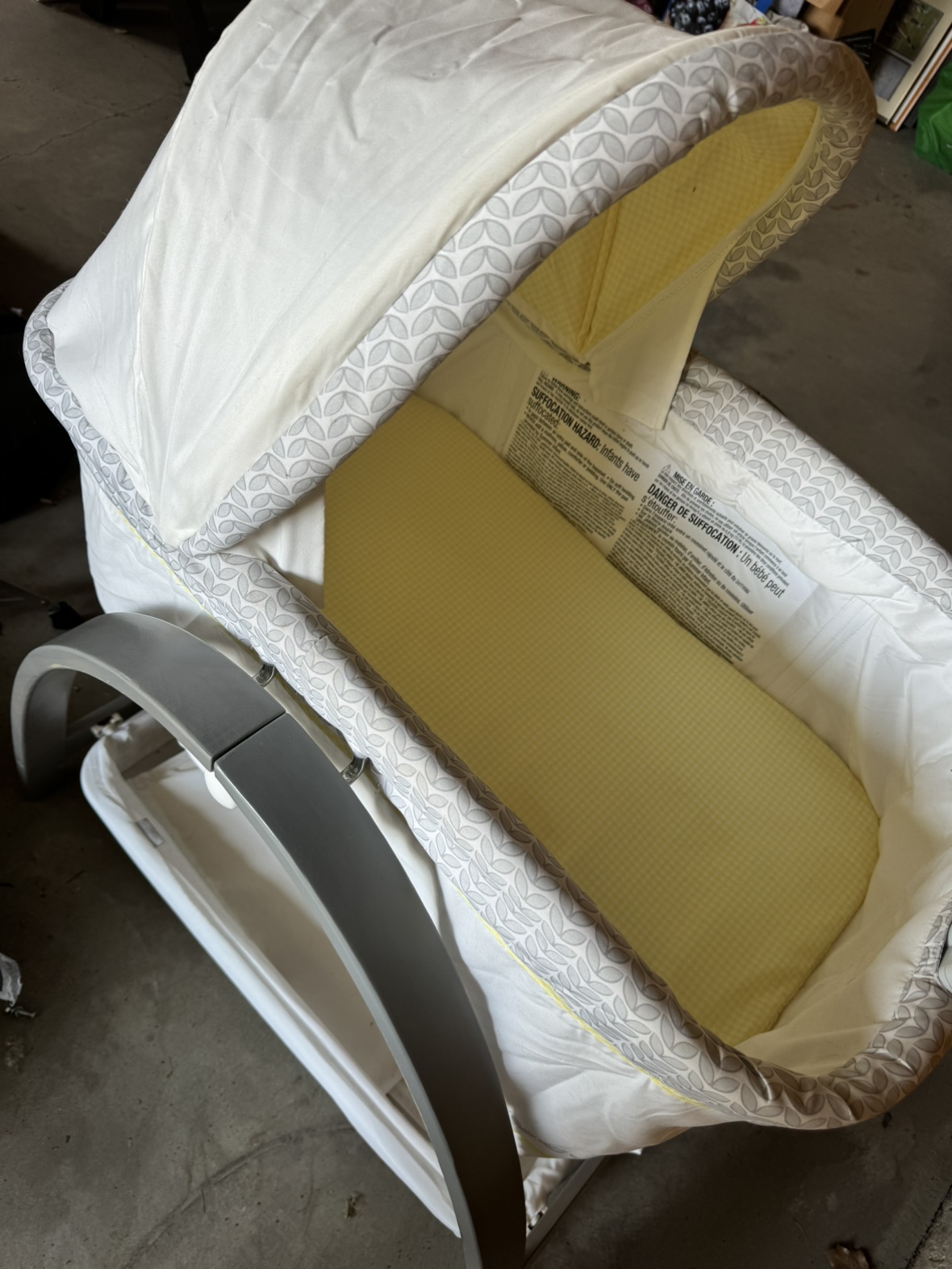 Baby Bassinet with lullaby’s and and rocking motion - photo 2