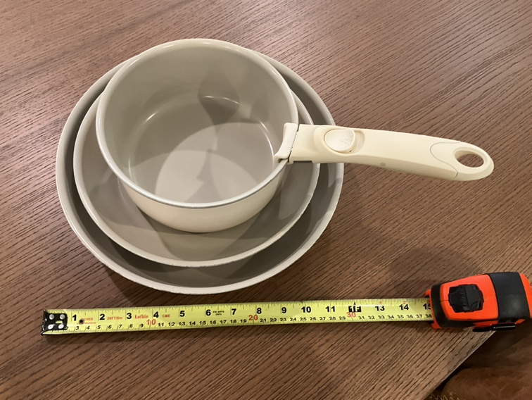 pots with detachable handle