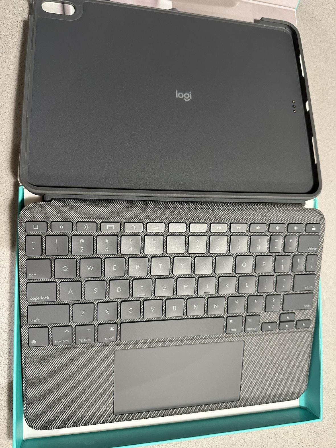 Logitech Combo Touch Keyboard Case for iPad Air 4/5 (Gray) - photo 3