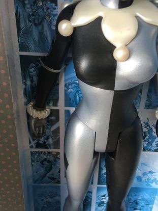 Limited SERIES DC ORIGINALS 18-INCH HARLEY QUINN image indicator(7)