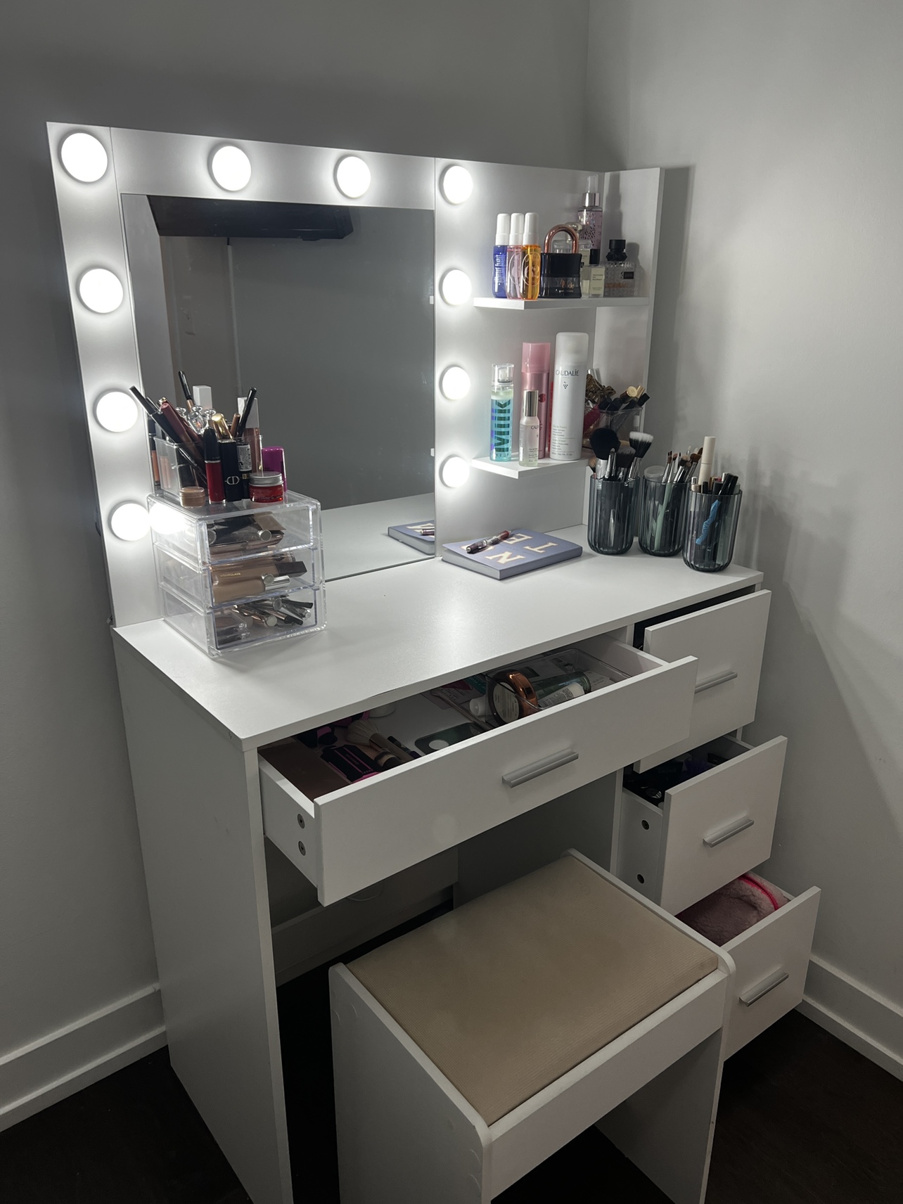 Vanity Set - photo 2