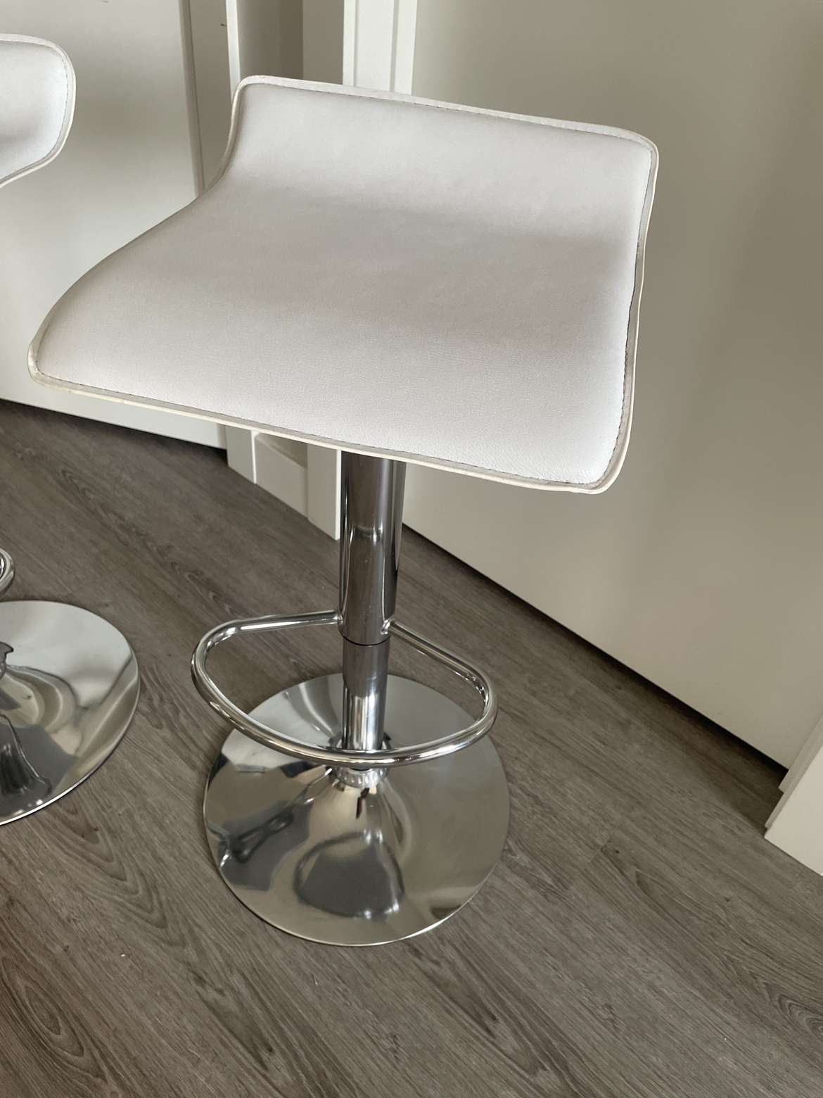 Set of Two Bar Stools - photo 5