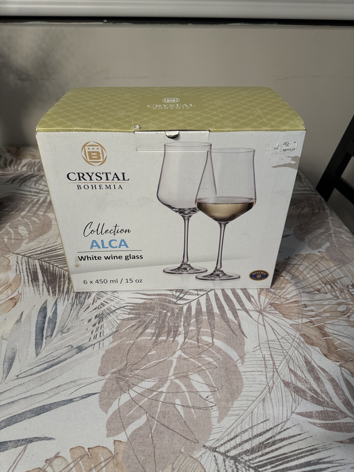 6 Whit wine glasses