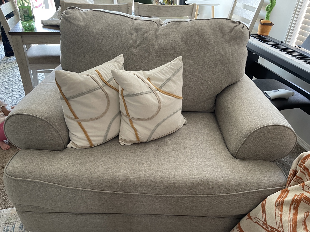 Cozy Armchair in Excellent Condition. - photo 3