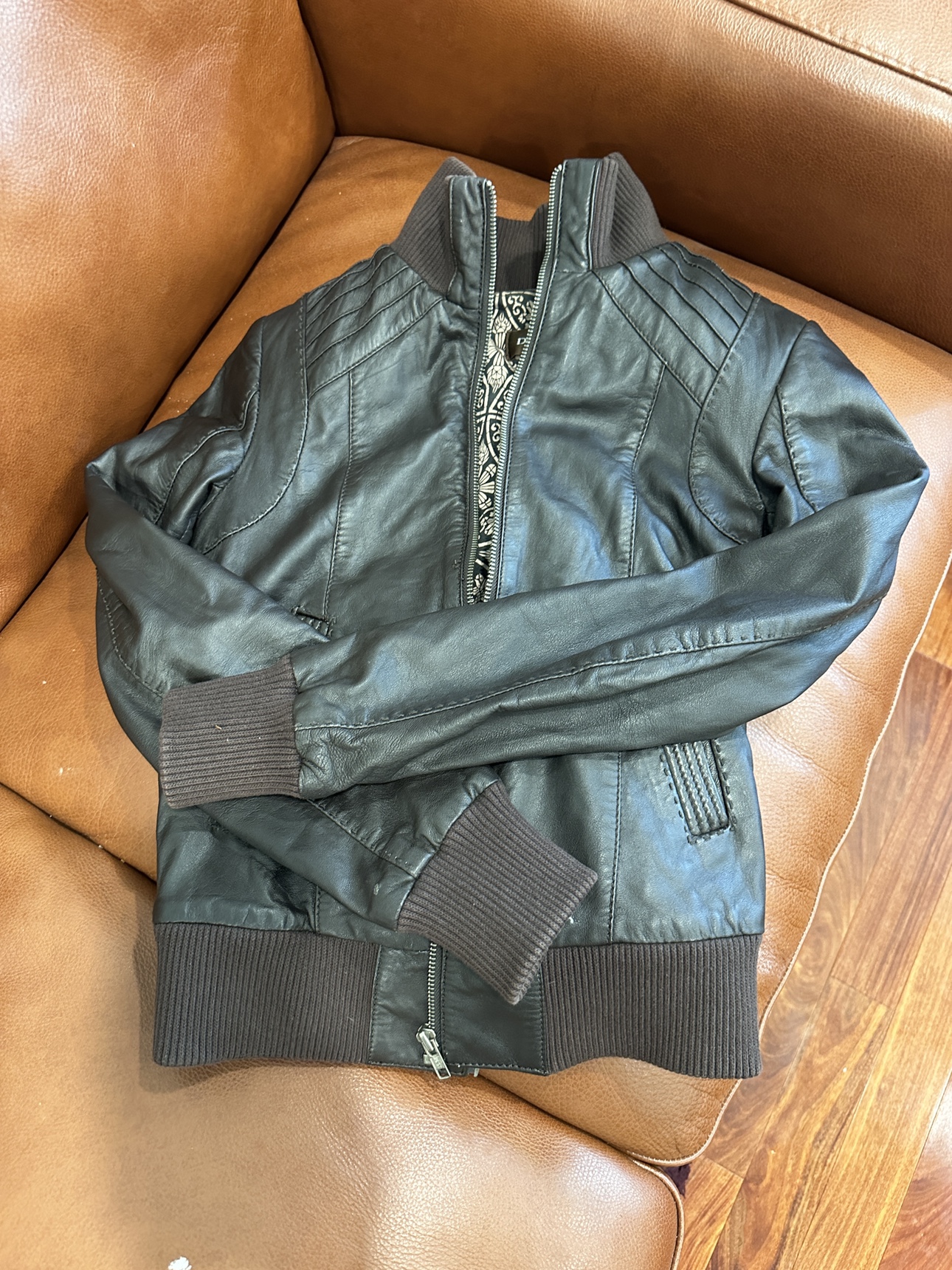 Danier Leather Jacket - Size XXS/3TP - photo 5