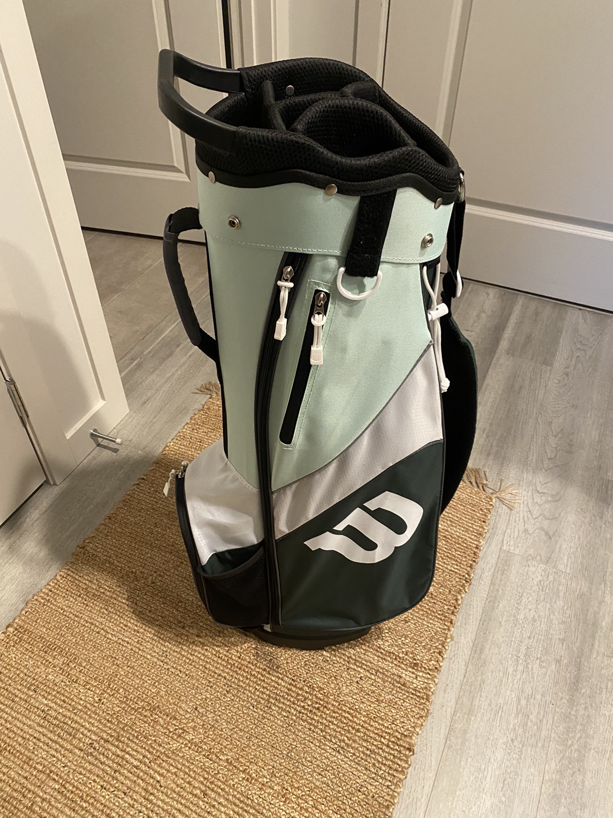 Wilson Women’s Golf Bag image indicator(2)