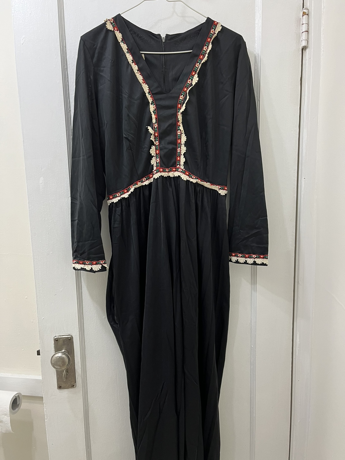 Butterfield 8 Vintage V Neck Ethnic Pattern Dress
