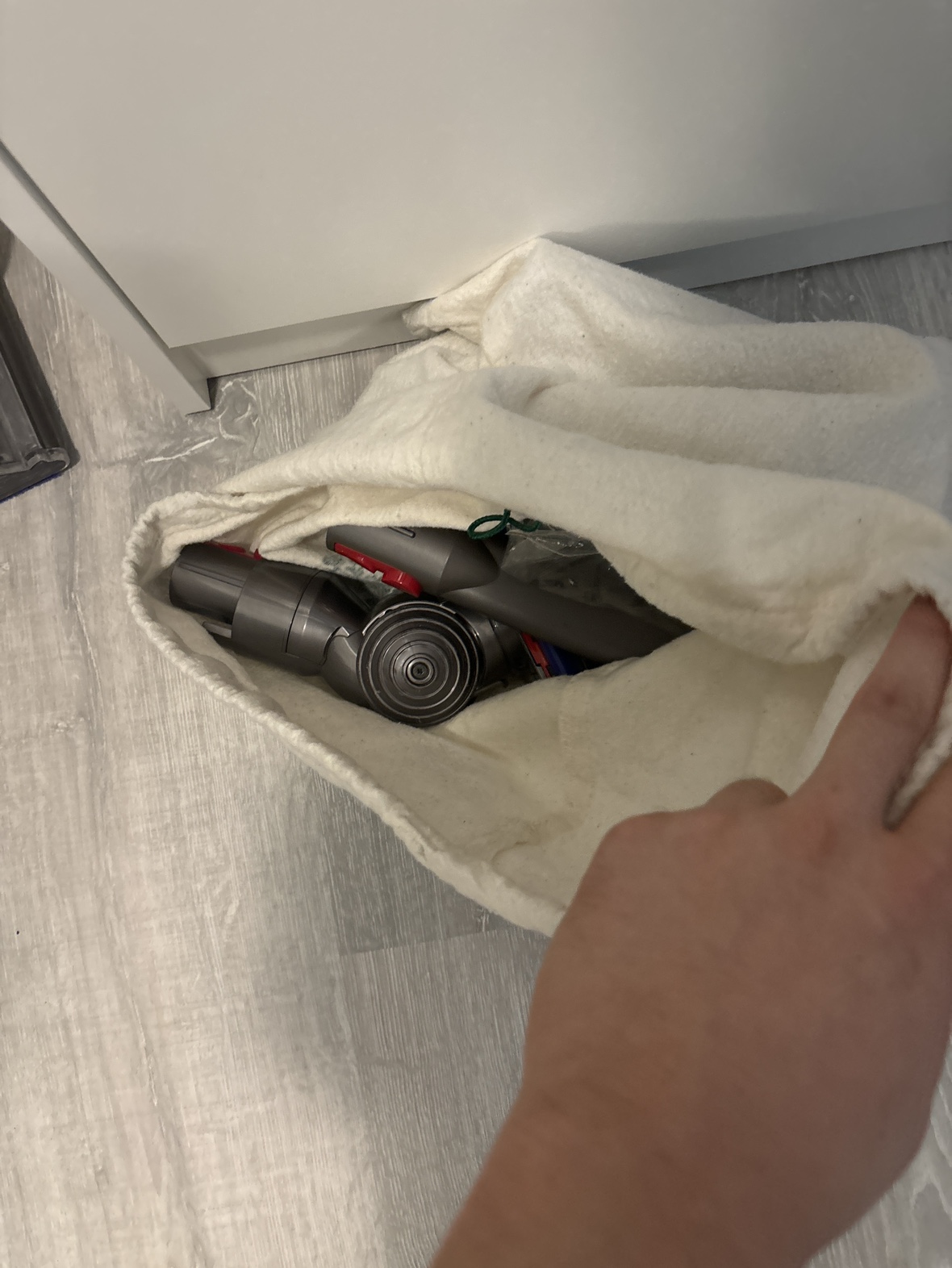 Dyson v8 - photo 2
