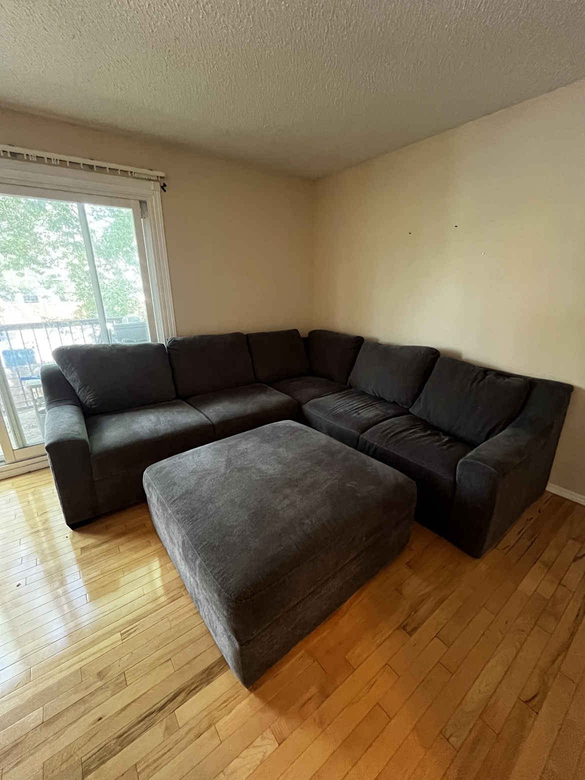 Large Grey Sectional Couch and Ottoman - photo 4