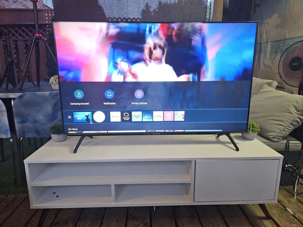 🇨🇦 Living room set-4k Smart TV,  couch etc.FREE DELIVERY - photo 2