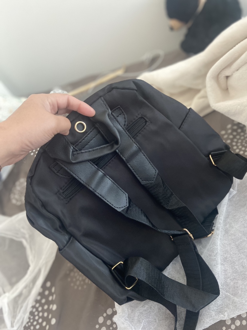 Black Unused backpack image indicator(3)