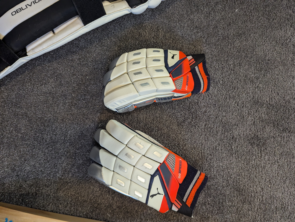 Cricket equipment - photo 4