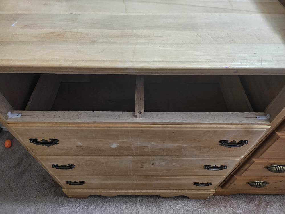 4 drawer dresser real wood ready for paint - photo 5