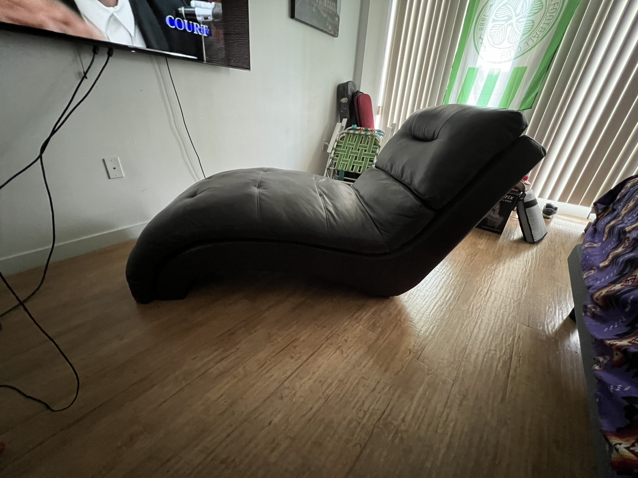 Lavish Couch (FREE)