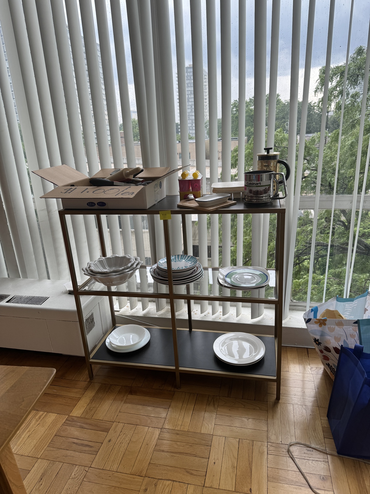 Display shelf