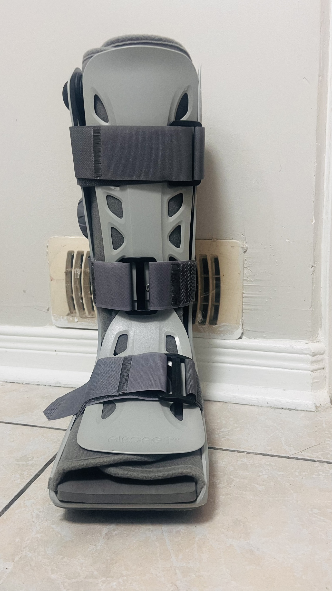 Aircast walking boot. Reduced price - photo 2