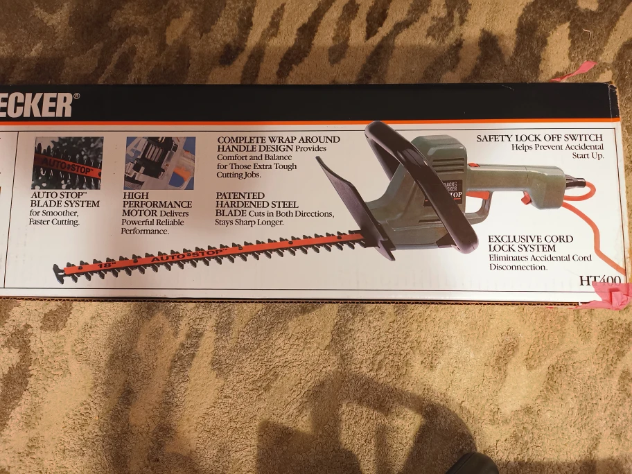 Made in USA Black and Decker hedger trimmer - photo 3