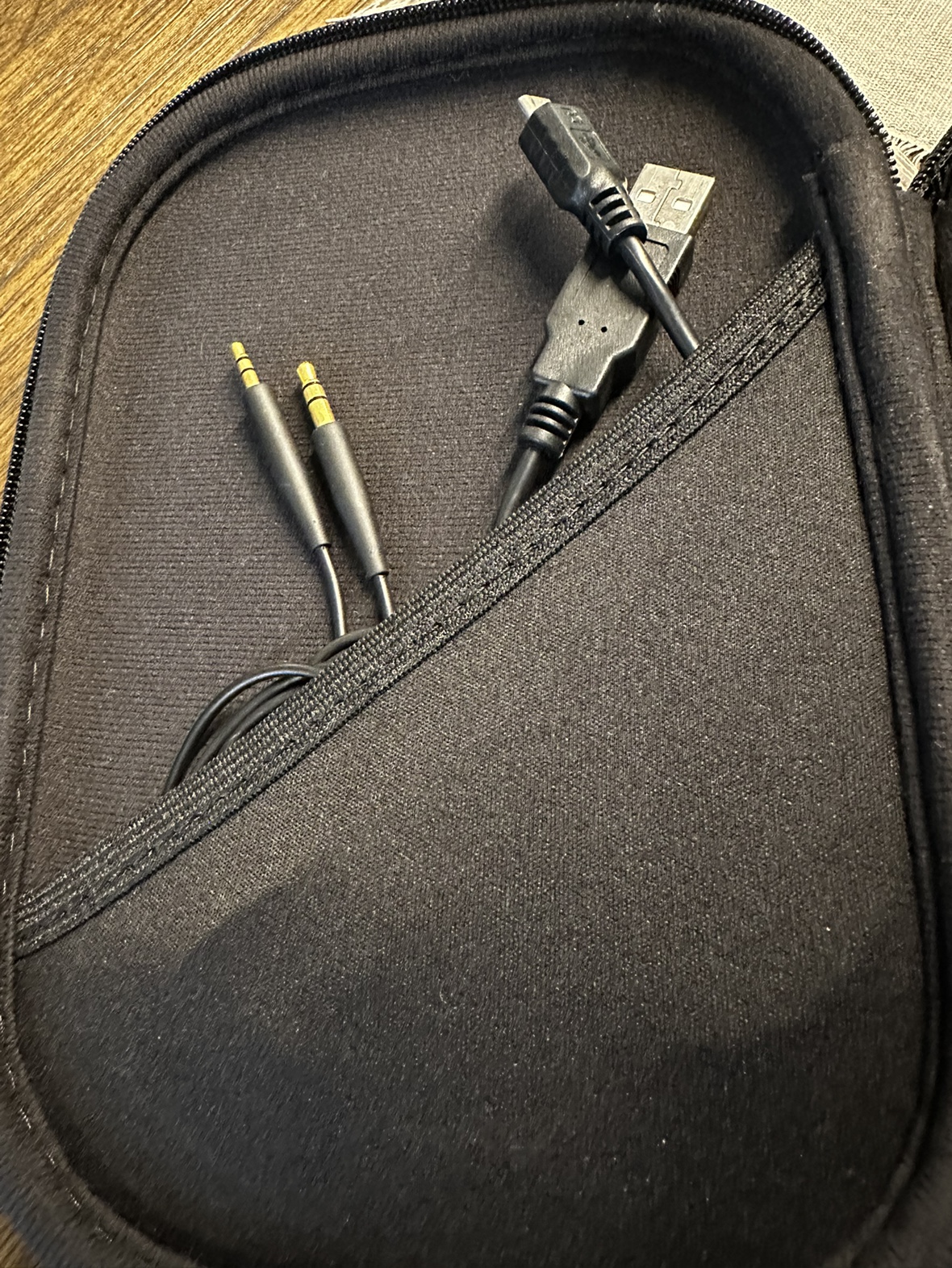 Bose quiet comfort noise cancelling headphones in black - photo 4