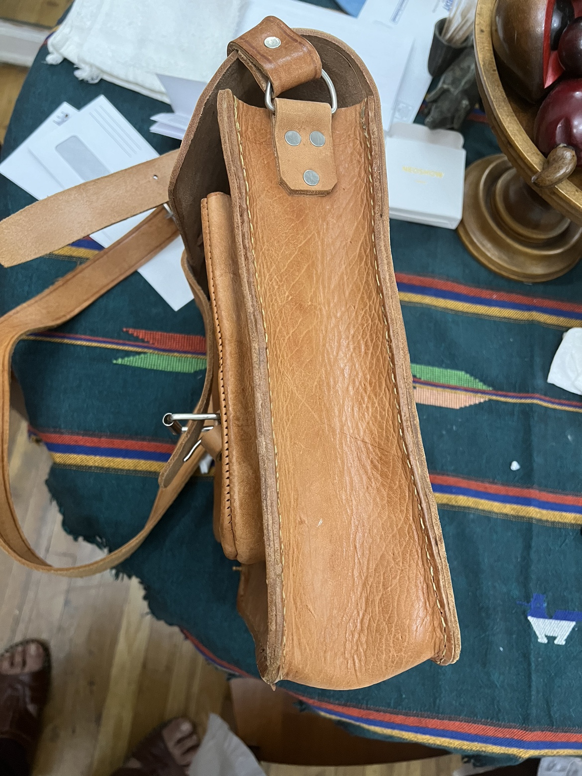 Real leather messenger bag  12x10 image indicator(5)