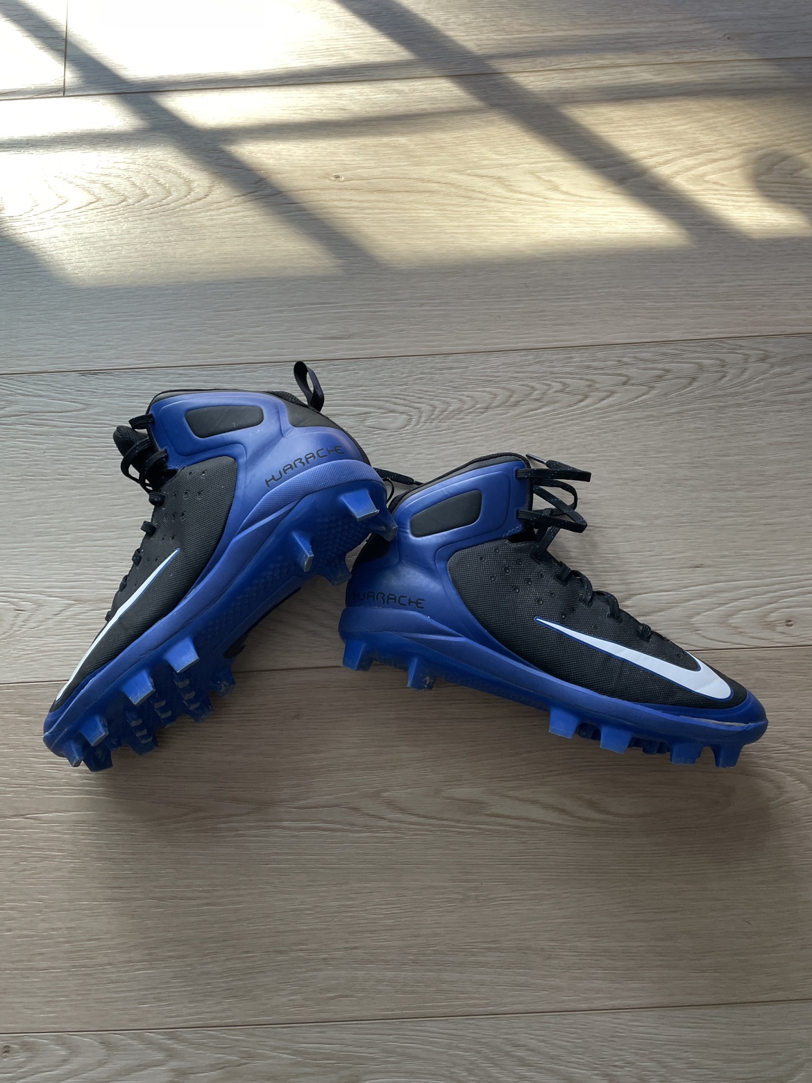 Nike HUARACHE cleats - size 9 image indicator(3)