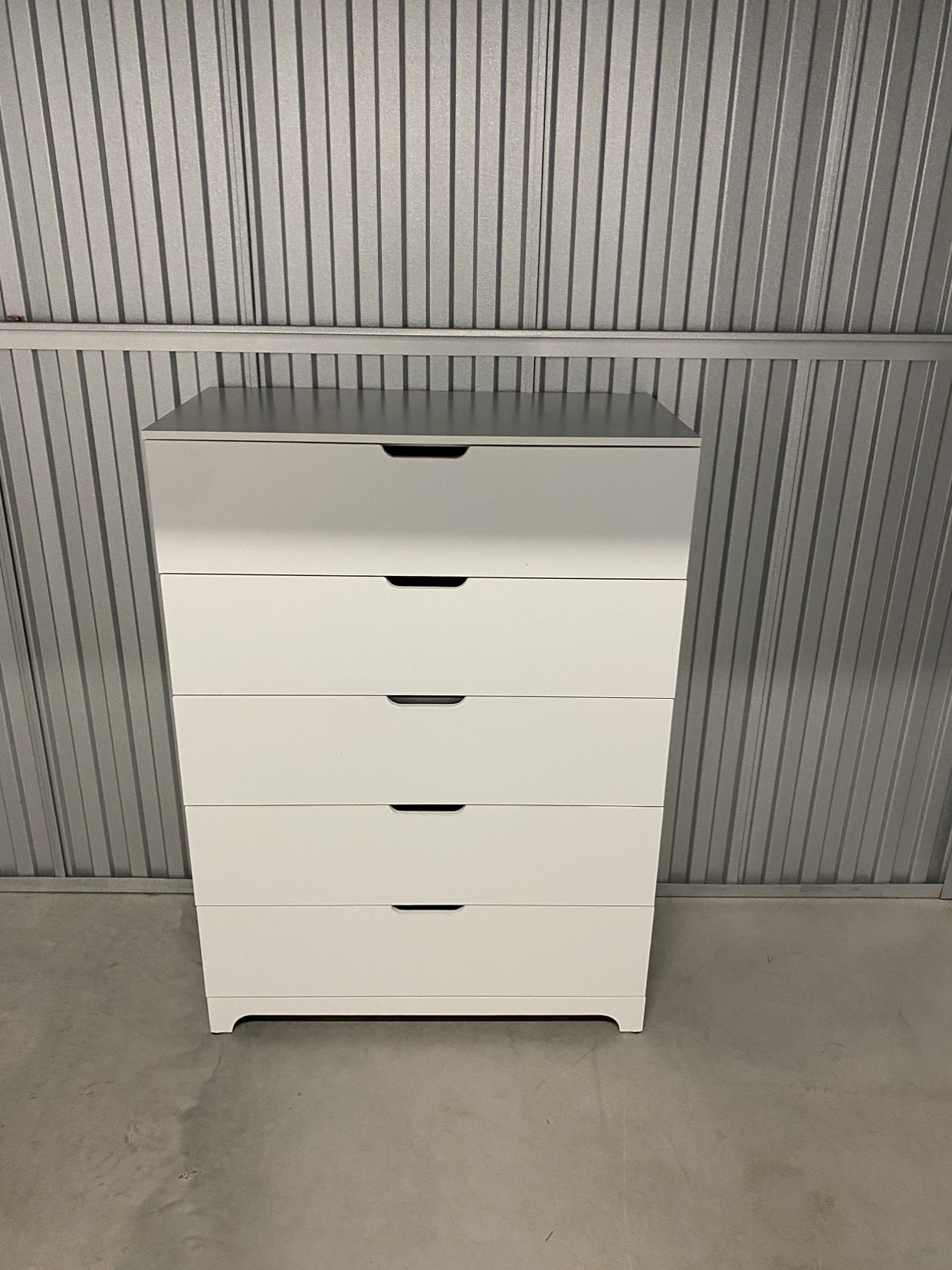 Brand new white 5 drawer dresser (delivery available) image indicator(3)