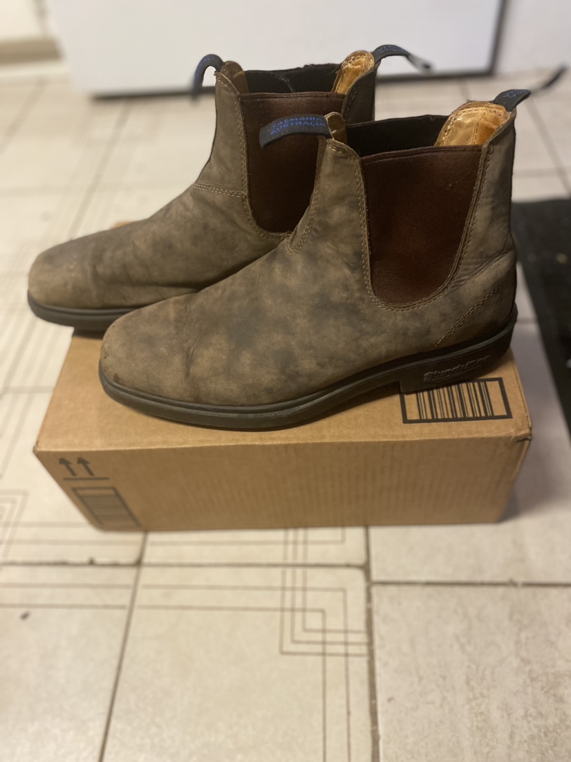 Blundstones in Rustic Brown — Size: US Men’s 11 / AU 10