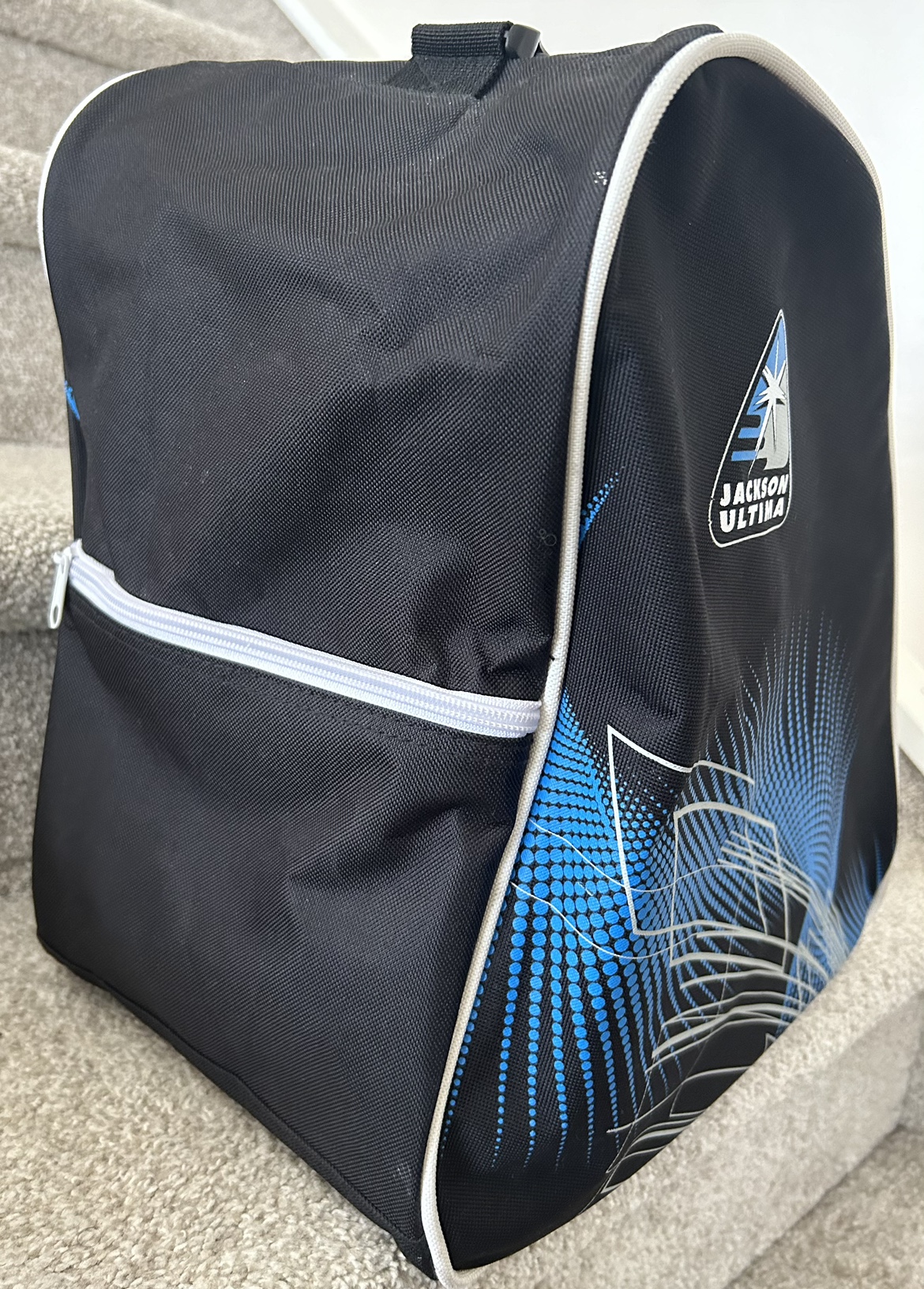 Junior girls figure skates with skate bag image indicator(4)