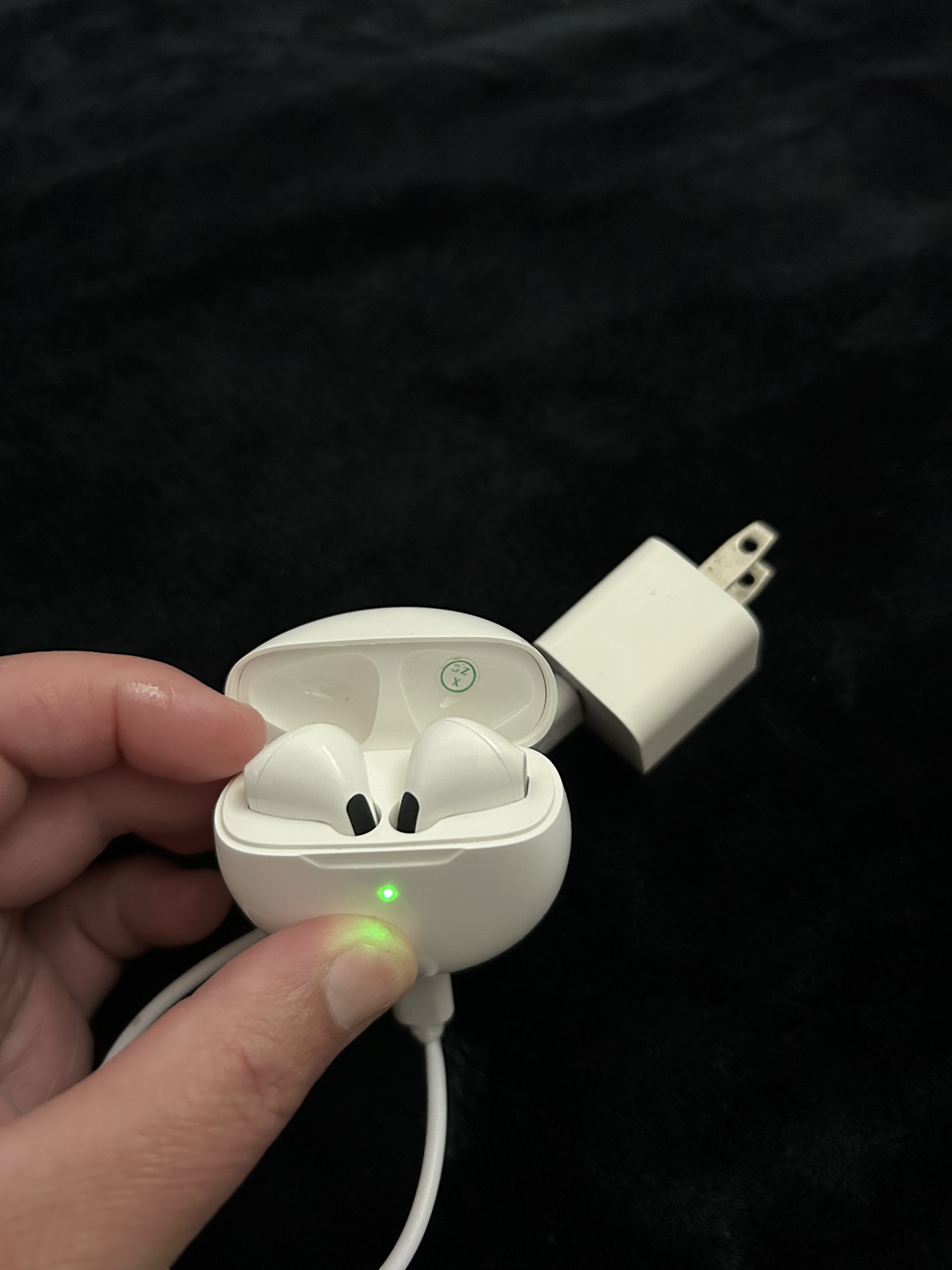Wireless Earbuds image indicator(2)