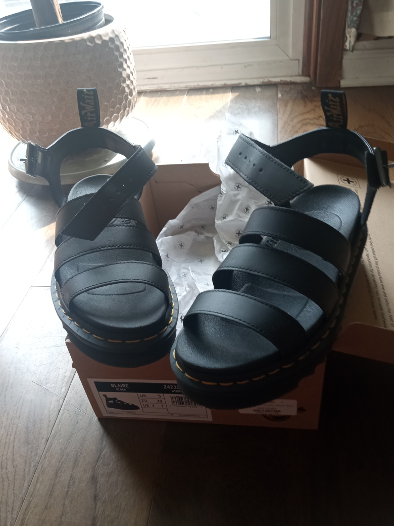 New Doc Martens Sandals size 7 - photo 2