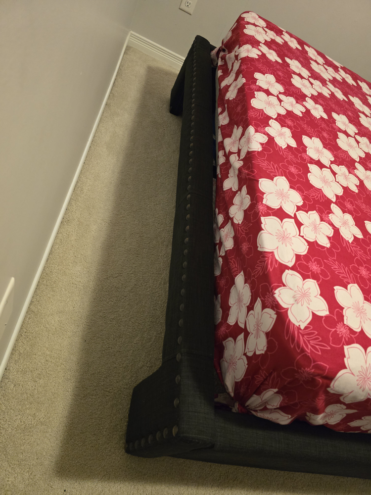 Queen bed frame - photo 2