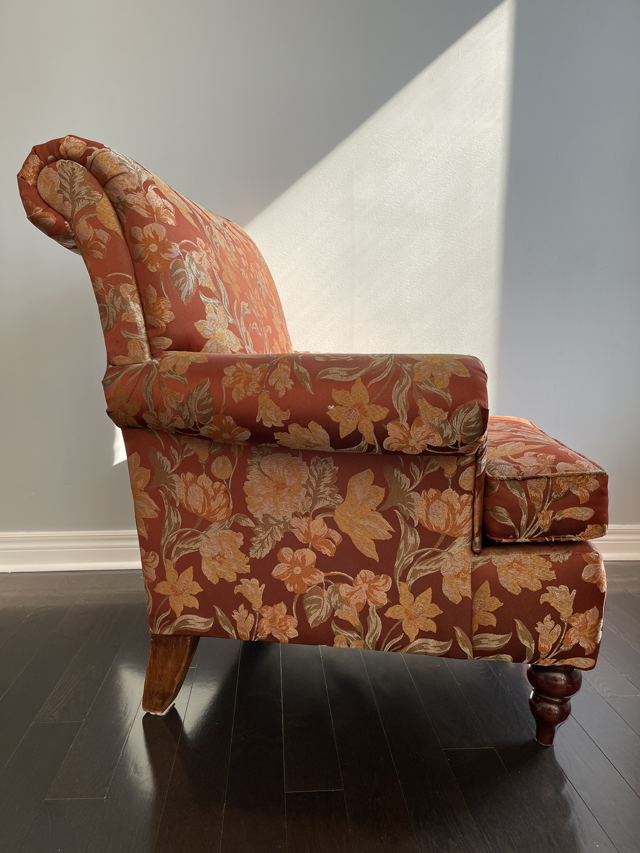 Comfy chair burnt orange, mocha and cream; make an offer - photo 4