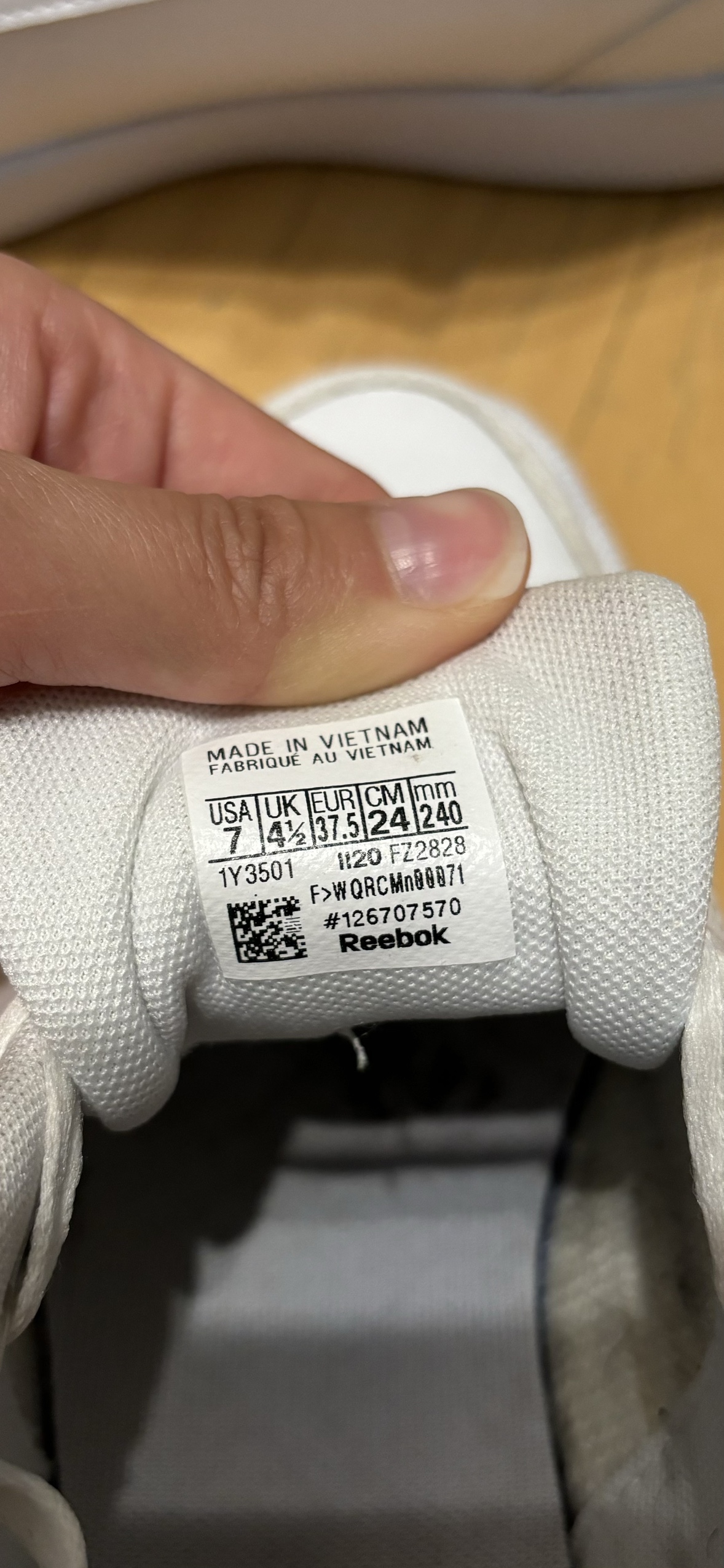 Reebok white women’s shoes 7 - photo 4